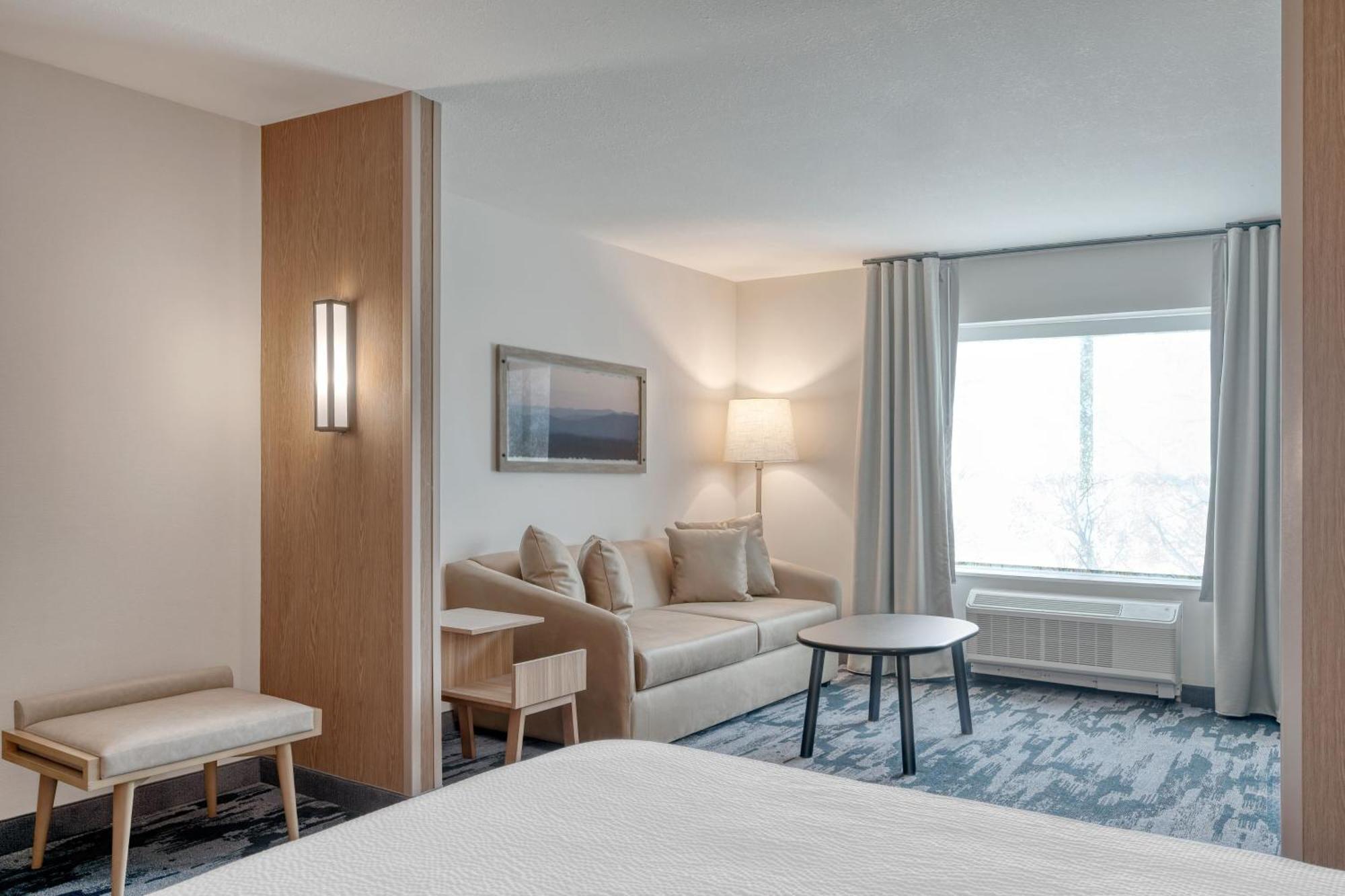 Hotel Fairfield By Marriott & *