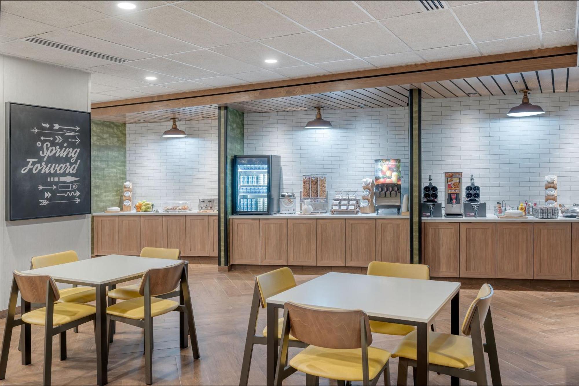 Fairfield By Marriott & *